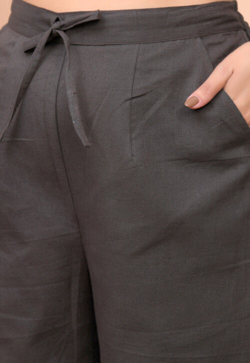 Solid Color Cotton Flex Pant in Charcoal Black