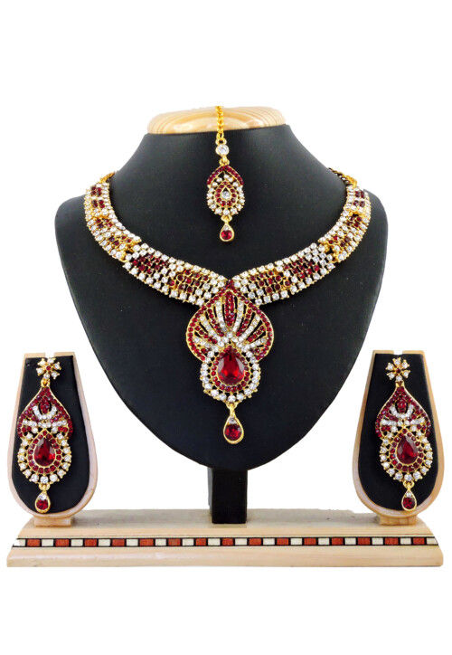 Stone Studded Necklace Set
