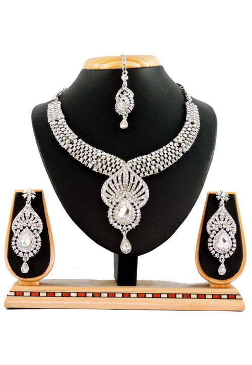 Stone Studded Necklace Set