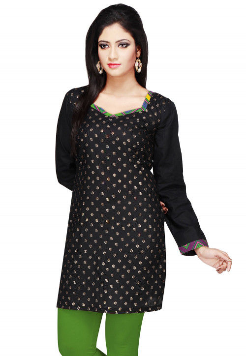 Attractive Coal Black Colour Georgette Kashmiri Kurti With Pink Colour  Embroidery All Over Floral Jaal Enhance The Beauty Of The Wearer. at Rs  4200.00 | Cashmere Kurti, Kashmere Kurti, Pheran Kurti, कश्मीरी