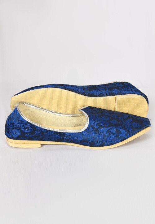 Woven Art Silk Jacquard Men Mojari in Navy Blue