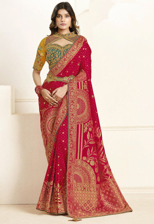 Woven Art Silk Scalloped Saree in Fuchsia