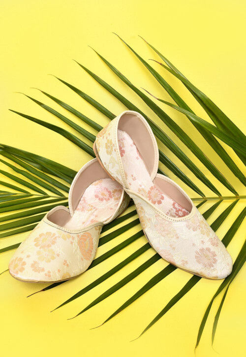 Woven Cotton Jacquard Women Jutti in Off White