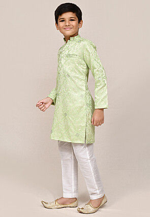 Aari Embroidered Cotton Kurta Set in Pastel Green