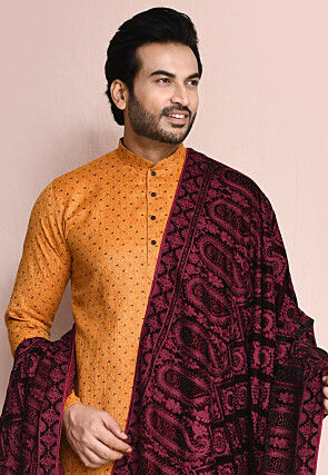 Aari Embroidered Velvet Men Dupatta in Maroon