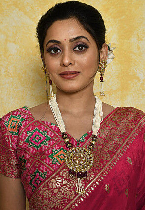 Alloy Based Long Necklace in Maroon and White