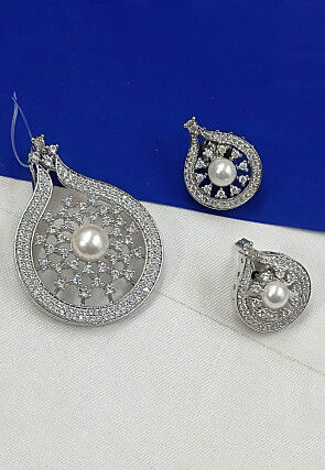 American Diamond Studded Pendant Set