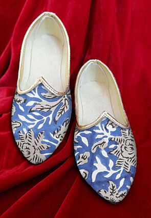 Bagru Printed Cotton Men Mojari in Light Blue