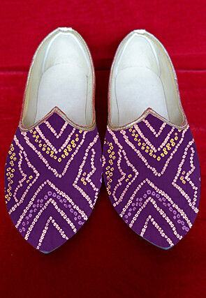 Bandhej Printed Crepe Mens Mojari in Violet