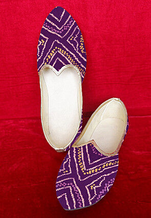 Bandhej Printed Crepe Mens Mojari in Violet
