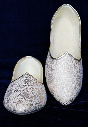 Brocade Men Mojari in Light Beige