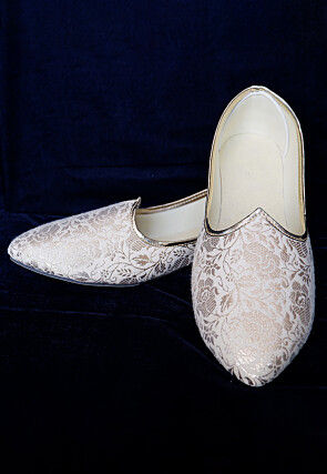Brocade Men Mojari in Light Beige