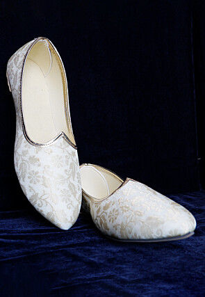 Brocade Men Mojari in Off White