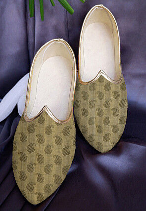 Brocade Mojari in Beige