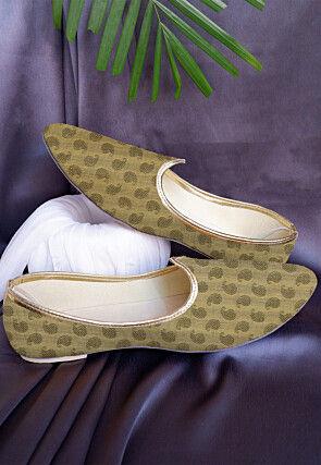 Brocade Mojari in Beige