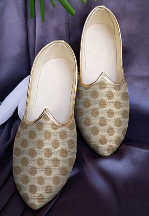 Brocade Mojari in Light Beige