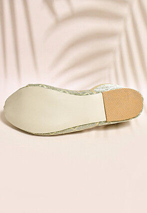 Brocade Women Jutti in Beige