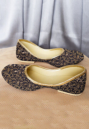 Brocade Women Jutti in Black