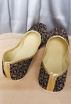Brocade Women Jutti in Black