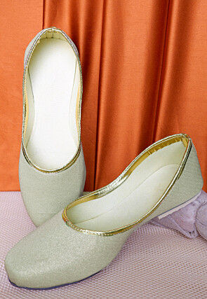 Contrast Piping Lycra Shimmer Women Jutti in Cream