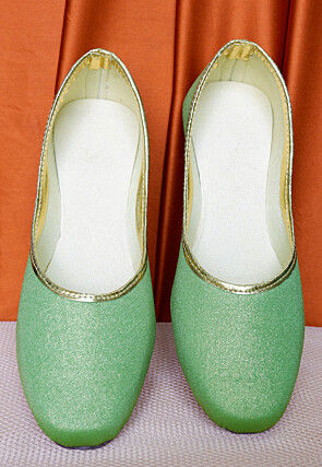 Contrast Piping Lycra Shimmer Women Jutti in Pastel Green