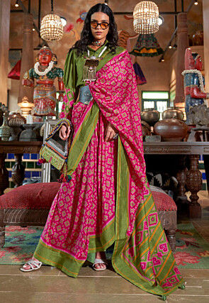 Digital Printed Art Silk Saree in Fuchsia