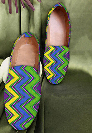 Digital Printed Cotton Men Mojari in Multicolor