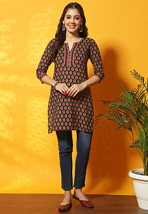 Digital Printed Cotton Straight Kurti in Black