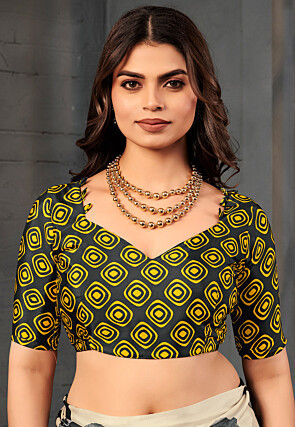 Digital Printed Crepe Saree in Off White and Black