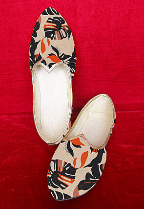 Digital Printed Satin Men Mojari in Fawn