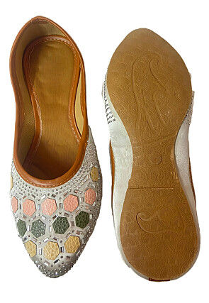 Embellished Art Silk Women Jutti in White