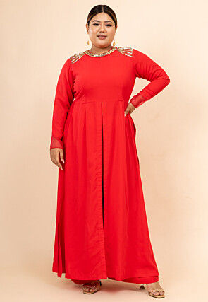 Embellished Crepe Front Slit Kurta Set in Fuchsia