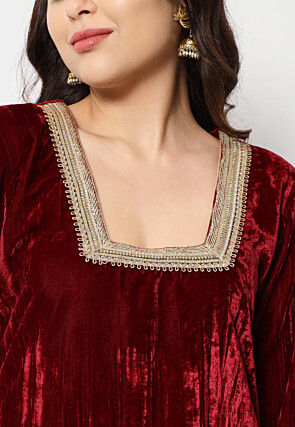 Embellished Neckline Velvet Straight Kurta Set in Maroon