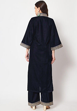 Embellished Neckline Velvet Straight Kurta Set in Navy Blue
