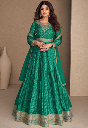 Embroidered Art Abaya Style Suit in Green
