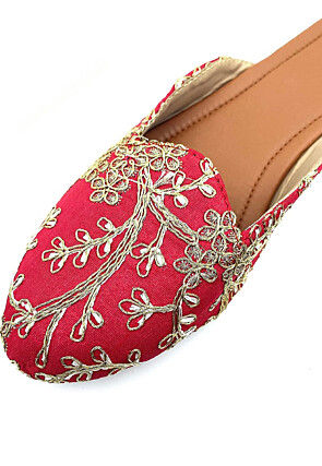 Embroidered Art Silk Women Jutti in Red