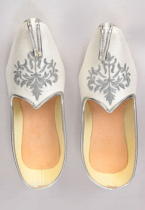 Embroidered Art Silk Men Mojari in Off White