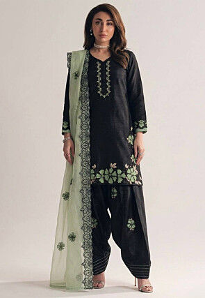 Black Punjabi Suits & Salwar Kameez: Buy Online | Utsav Fashion