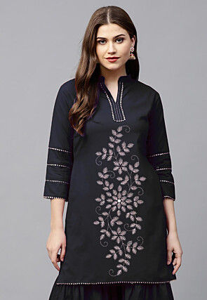 Embroidered Cotton Silk Straight Kurta in Black