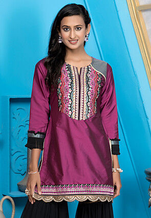 Embroidered Cotton Silk Straight Kurta in Magenta