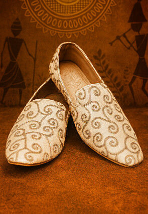 Embroidered Dupion Silk Men Mojaris in Beige