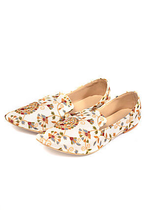 Embroidered Dupion Silk Men Mojaris in Off White