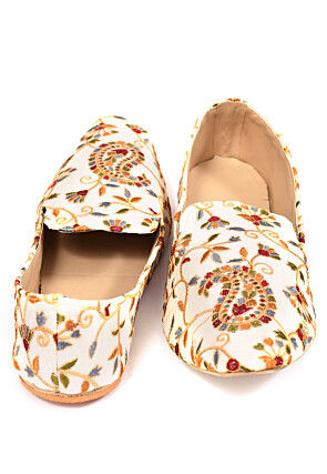 Embroidered Dupion Silk Men Mojaris in Off White