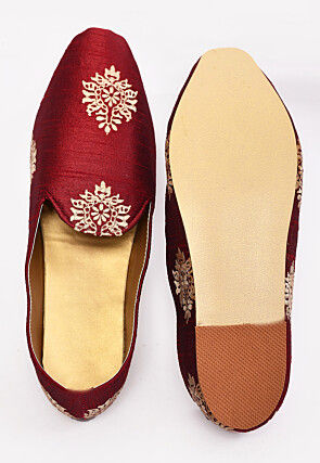 Embroidered Dupion Silk Men Mojari in Red