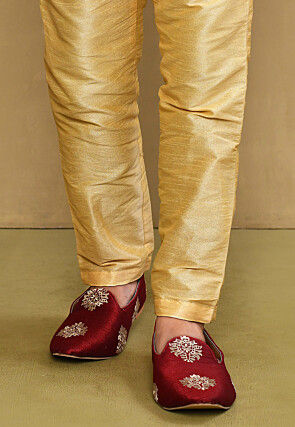 Embroidered Dupion Silk Men Mojari in Red