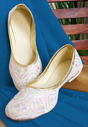 Embroidered Georgette Women Jutti in Off White