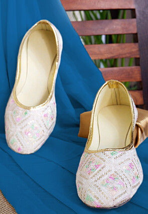 Embroidered Georgette Women Jutti in Off White