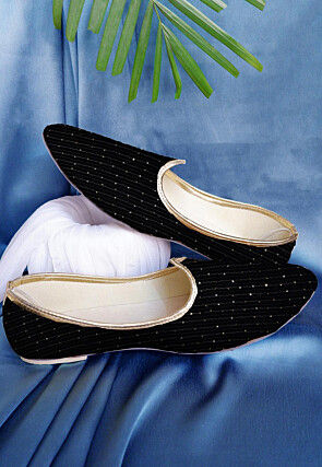 Embroidered Georgette Mojari in Black