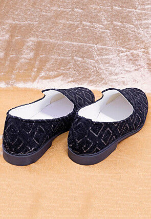 Embroidered Georgette Mojari in Black