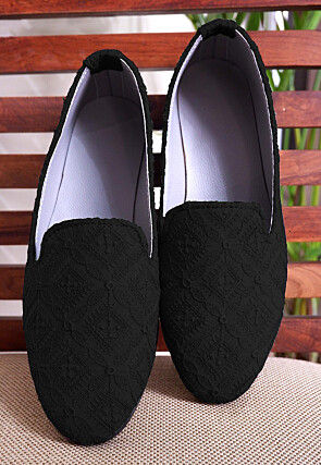 Embroidered Georgette Mojari in Black